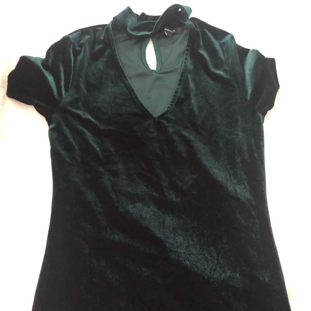 Emerald green velvet choker top🌿